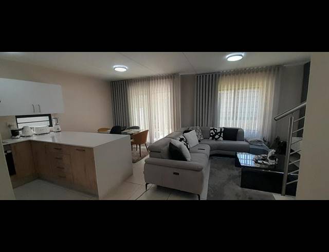 3 BEDROOM TOWNHOUSE FOR SALE IN WITKOPPEN